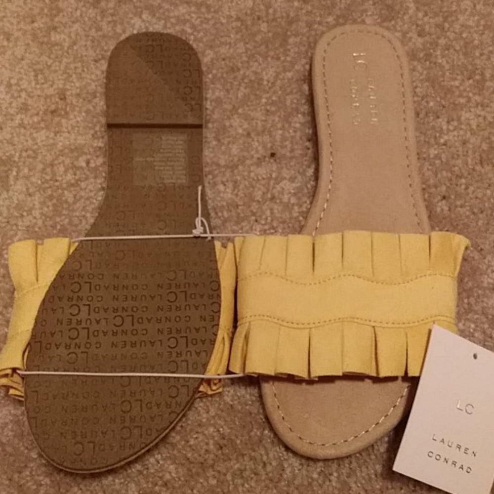 Shoe - Picture 4 of 8